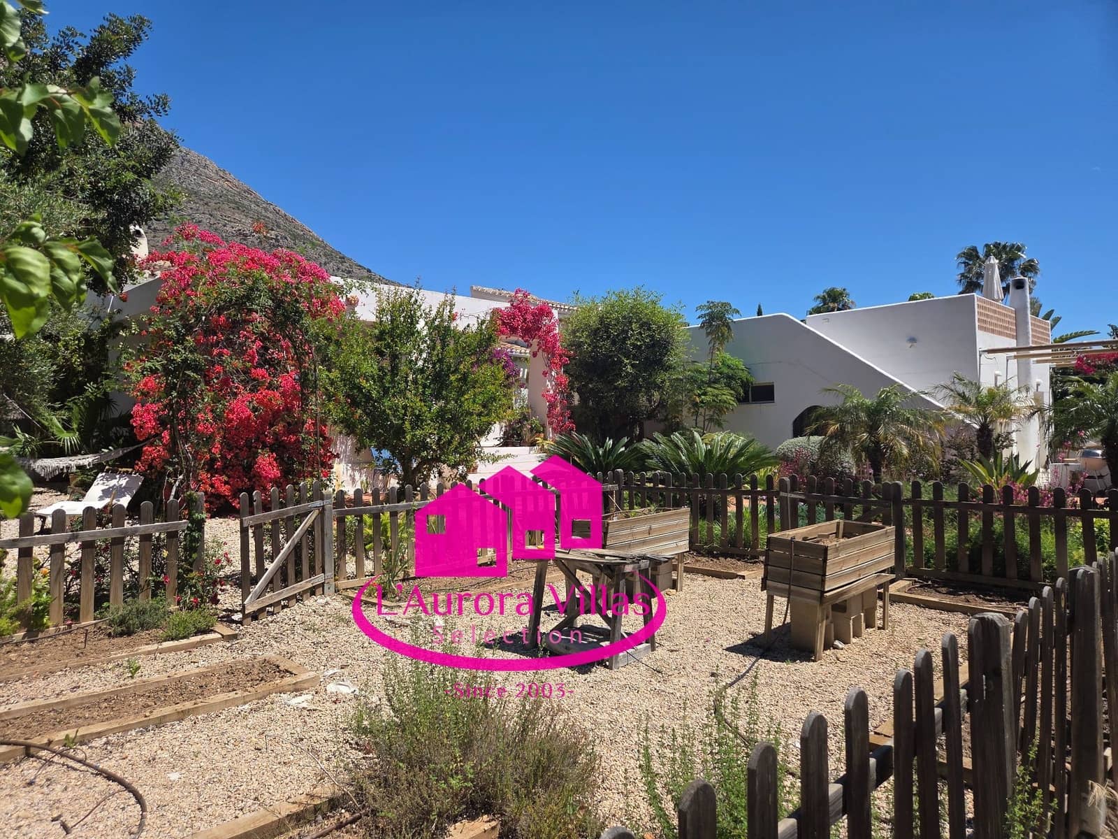 4 bedroom Villa for sale in Javea / Xabia with pool garage - € 1,350,000 (Ref: 9814539)