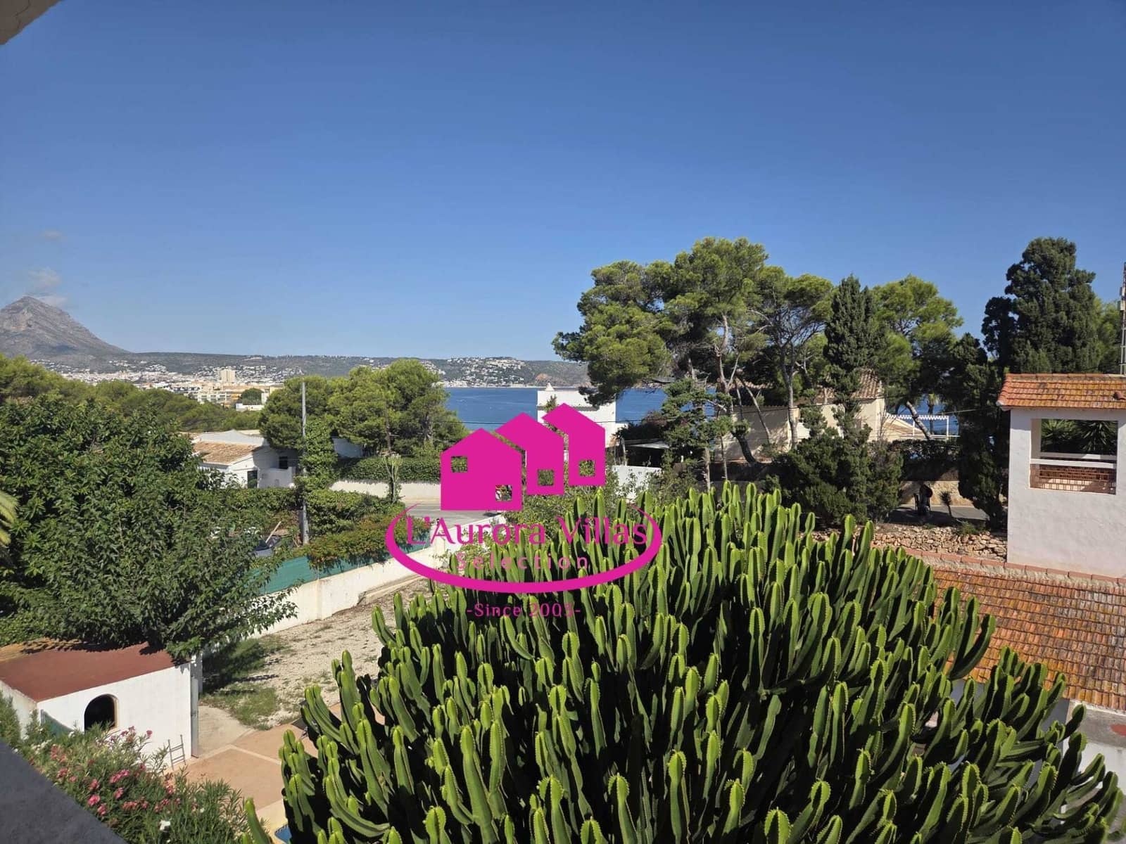 3 makuuhuone Huvila myytävänä paikassa Javea / Xabia mukana uima-altaan 
autotalli - 795 000 € (Ref: 9814540)