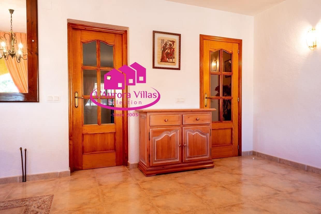 5 slaapkamer Villa te koop in Denia met garage - € 439.000 (Ref: 9815656)