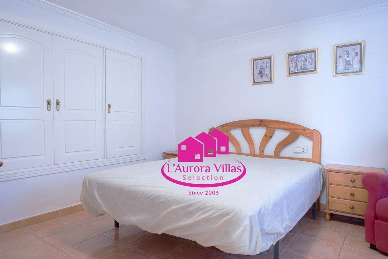5 slaapkamer Villa te koop in Denia met garage - € 439.000 (Ref: 9815656)
