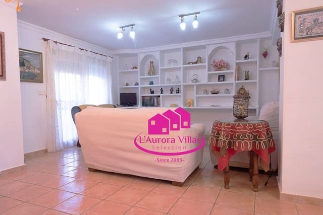 5 slaapkamer Villa te koop in Dénia met garage - € 439.000 (Ref: 9815656)