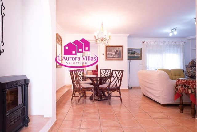5 slaapkamer Villa te koop in Dénia met garage - € 439.000 (Ref: 9815656)