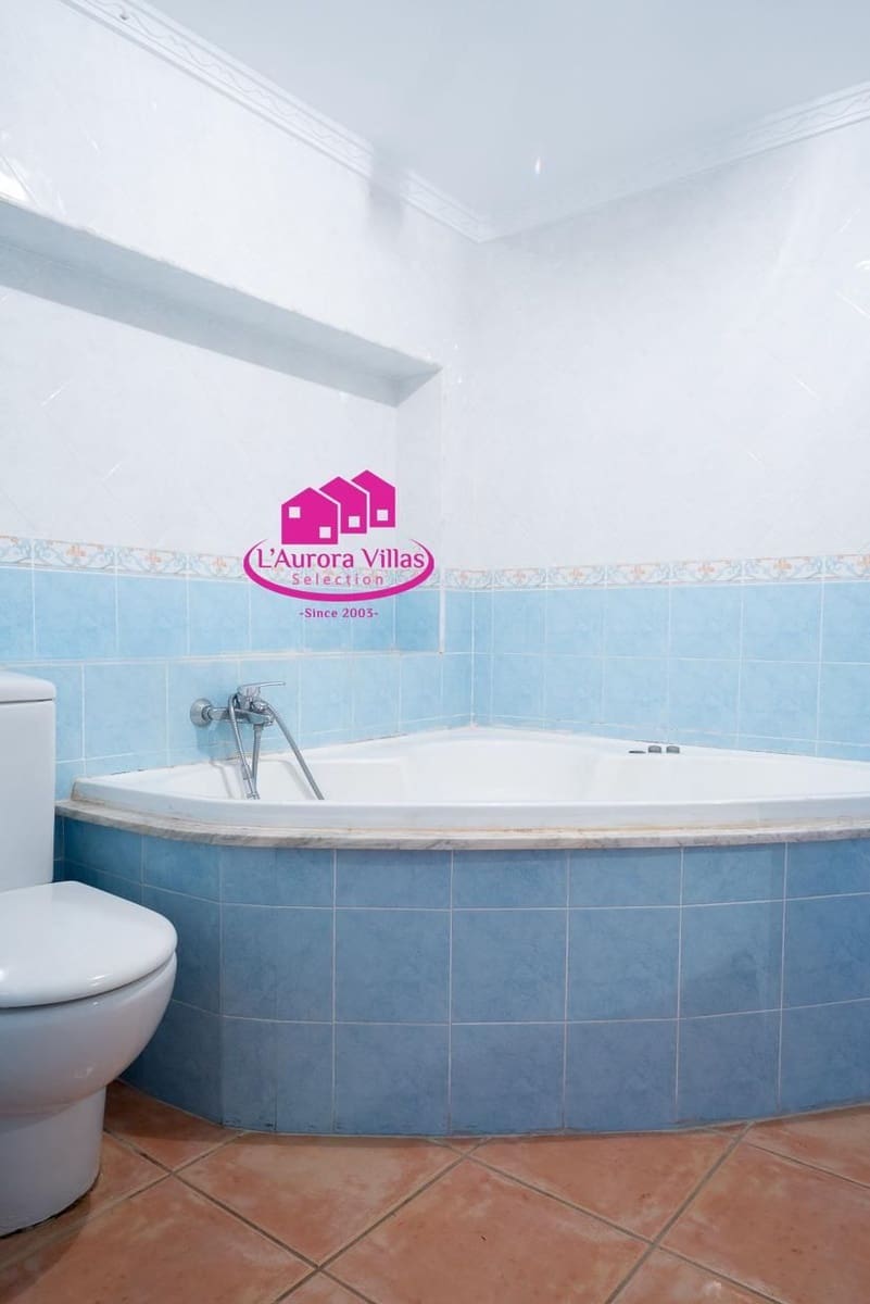 5 slaapkamer Villa te koop in Denia met garage - € 439.000 (Ref: 9815656)