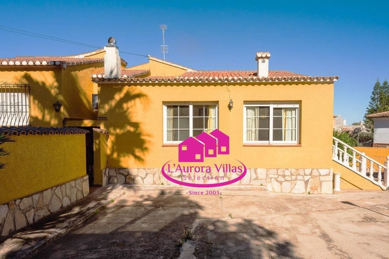 5 slaapkamer Villa te koop in Denia met garage - € 439.000 (Ref: 9815656)