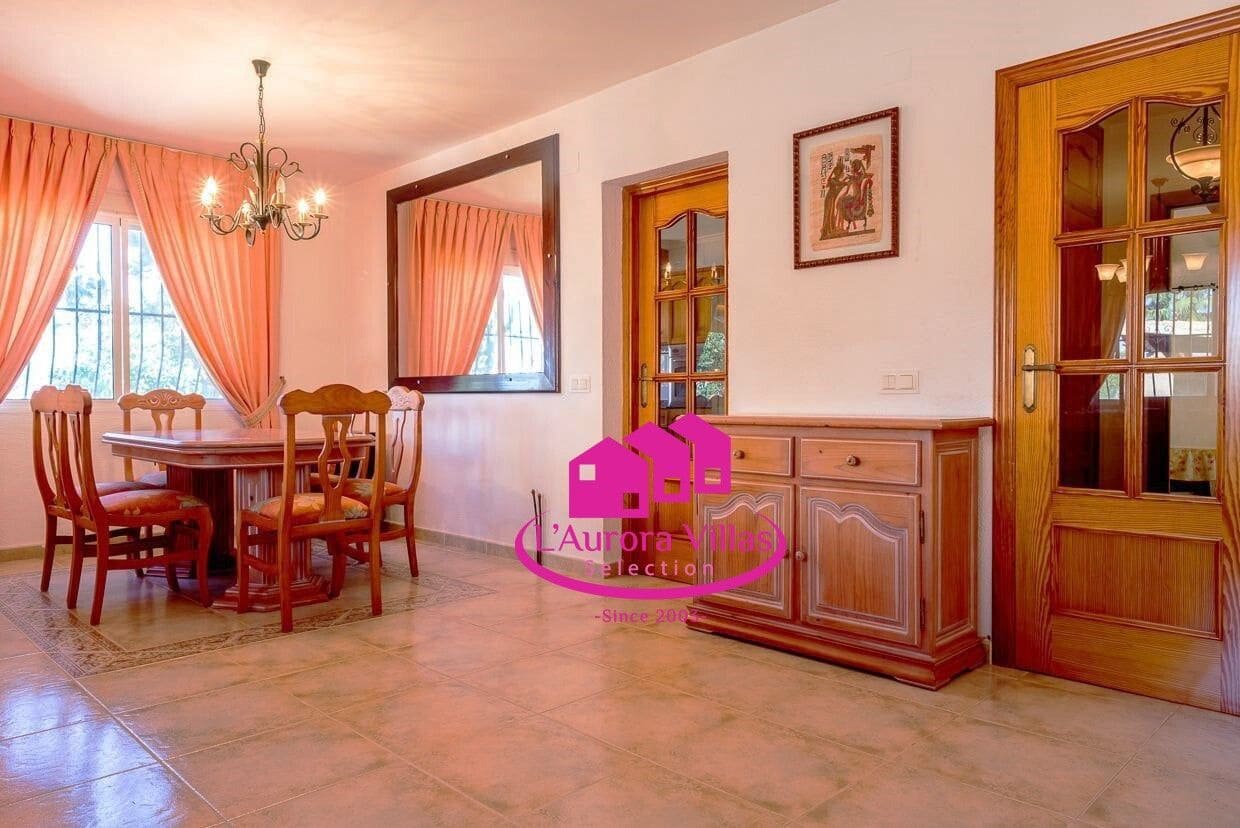5 slaapkamer Villa te koop in Denia met garage - € 439.000 (Ref: 9815656)