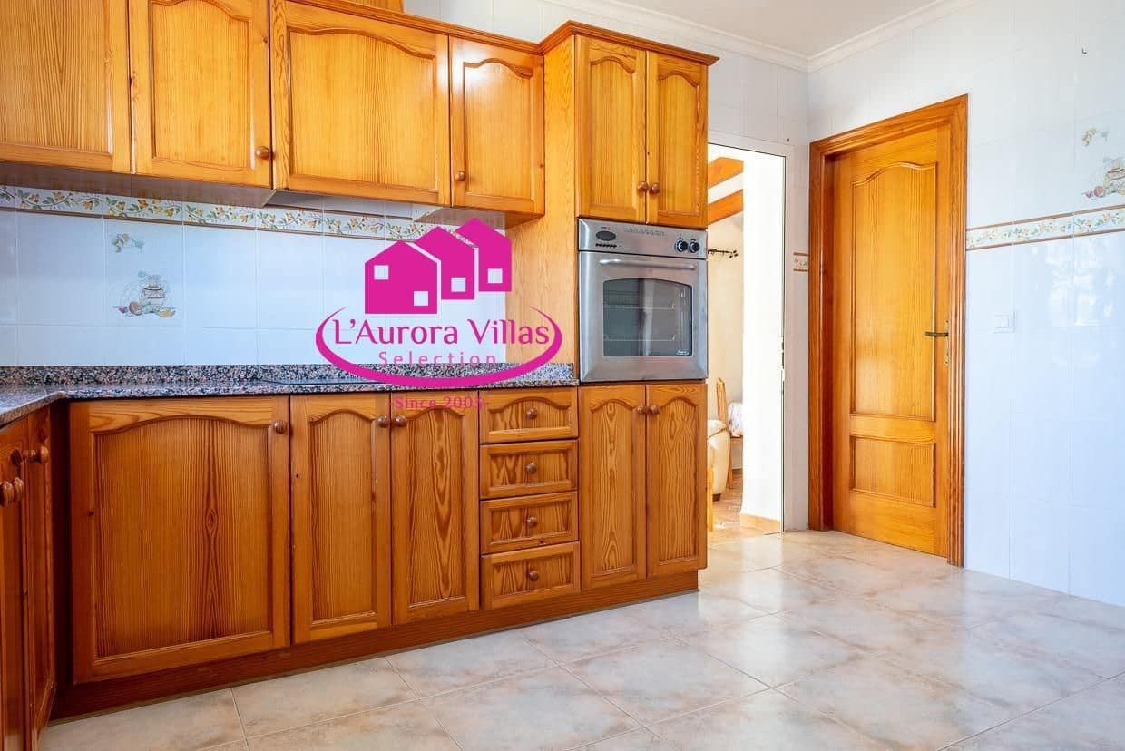 5 slaapkamer Villa te koop in Denia met garage - € 439.000 (Ref: 9815656)