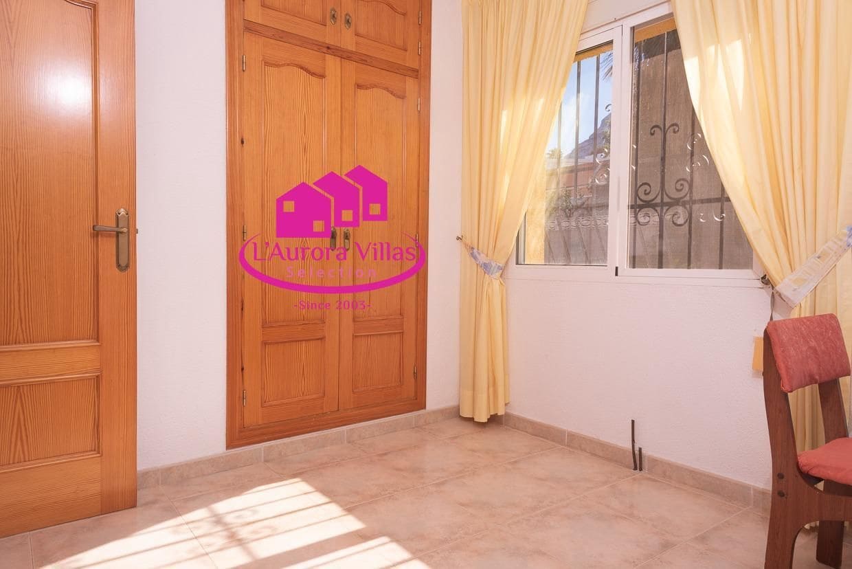 5 slaapkamer Villa te koop in Denia met garage - € 439.000 (Ref: 9815656)
