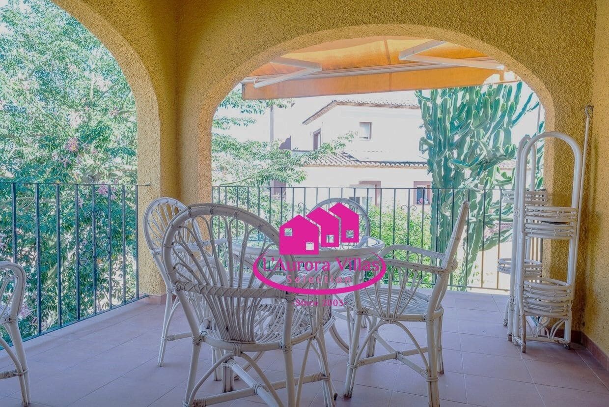 5 slaapkamer Villa te koop in Denia met garage - € 439.000 (Ref: 9815656)