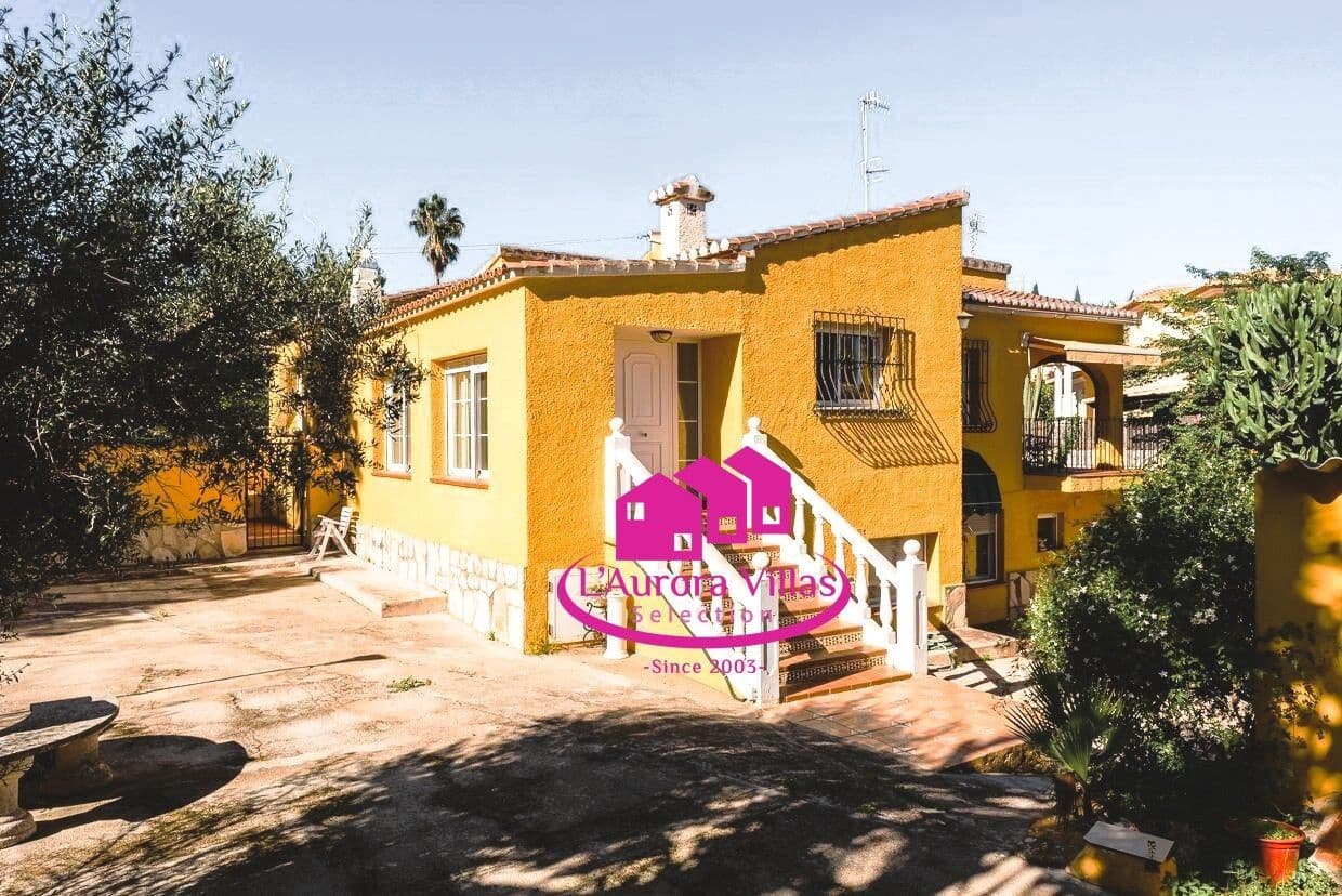 5 slaapkamer Villa te koop in Denia met garage - € 439.000 (Ref: 9815656)