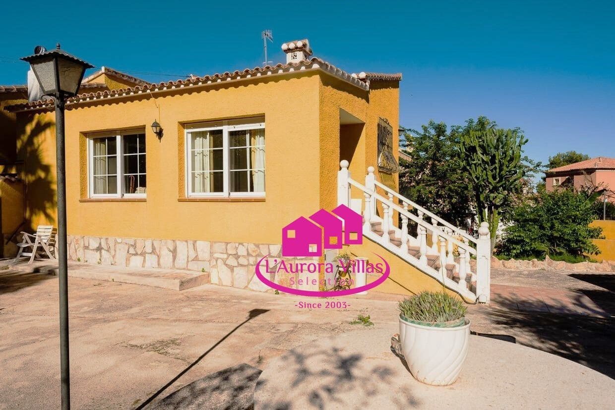 5 slaapkamer Villa te koop in Denia met garage - € 439.000 (Ref: 9815656)