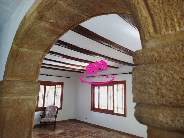 6 quarto Moradia para venda em Centro ciudad, Javea / Xàbia com piscina garagem - 930 000 € (Ref: 9815659)