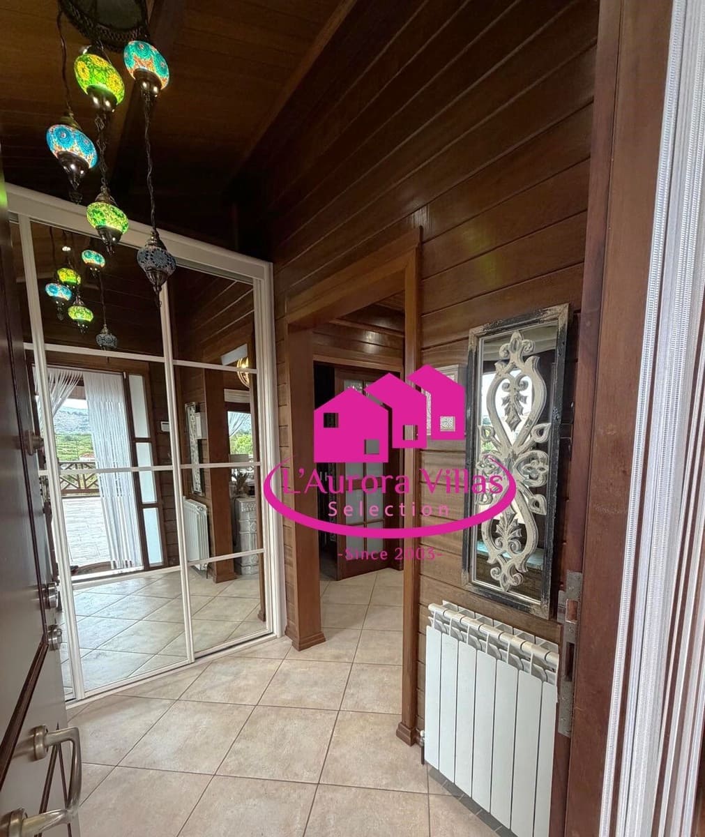 5 bedroom Villa for sale in Pego with pool garage - € 345,000 (Ref: 9848894)
