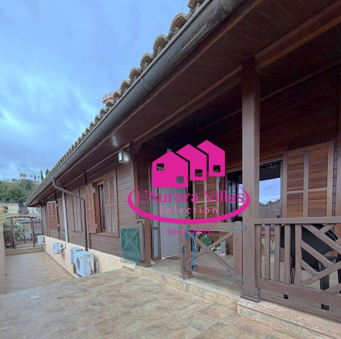 5 bedroom Villa for sale in Pego with pool garage - € 345,000 (Ref: 9848894)