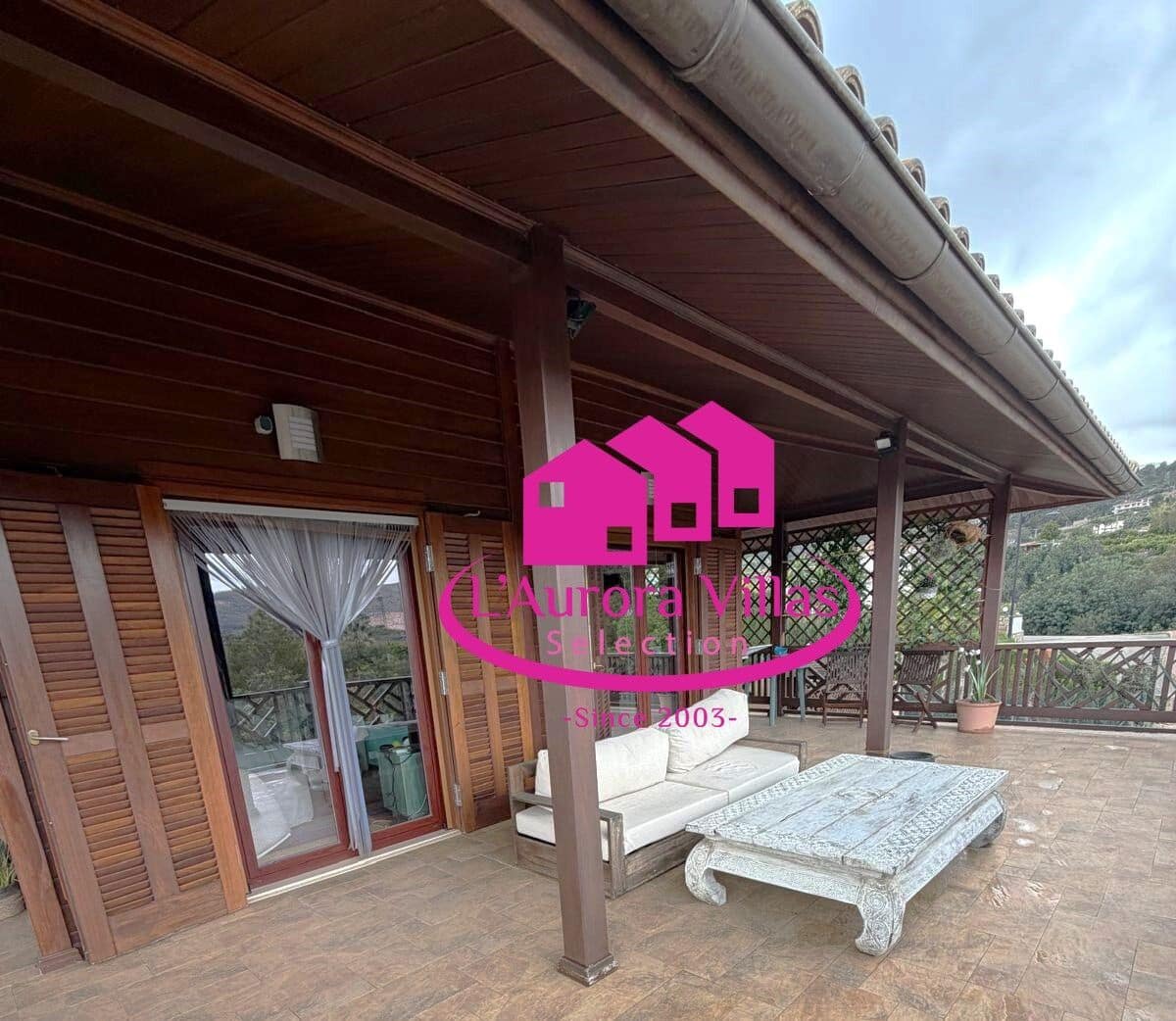 5 bedroom Villa for sale in Pego with pool garage - € 345,000 (Ref: 9848894)