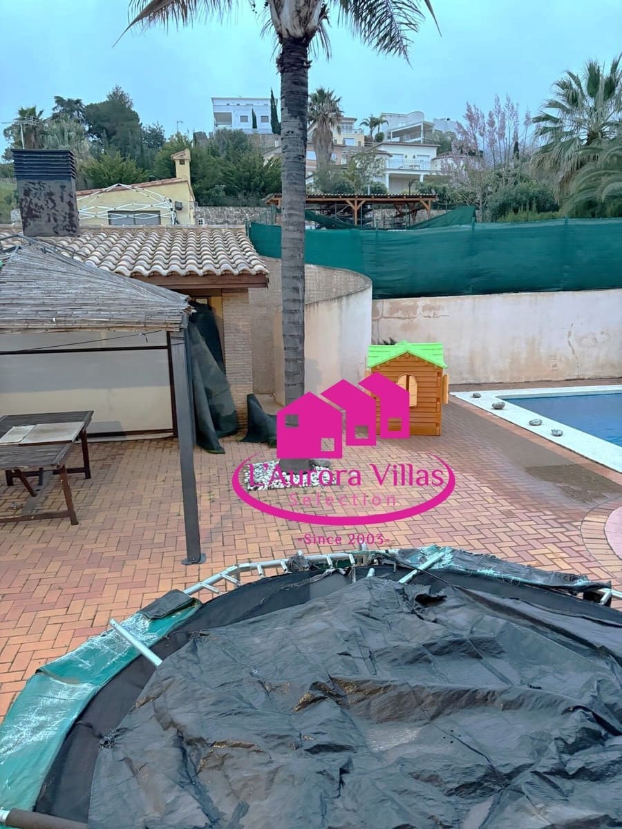 5 bedroom Villa for sale in Pego with pool garage - € 345,000 (Ref: 9848894)
