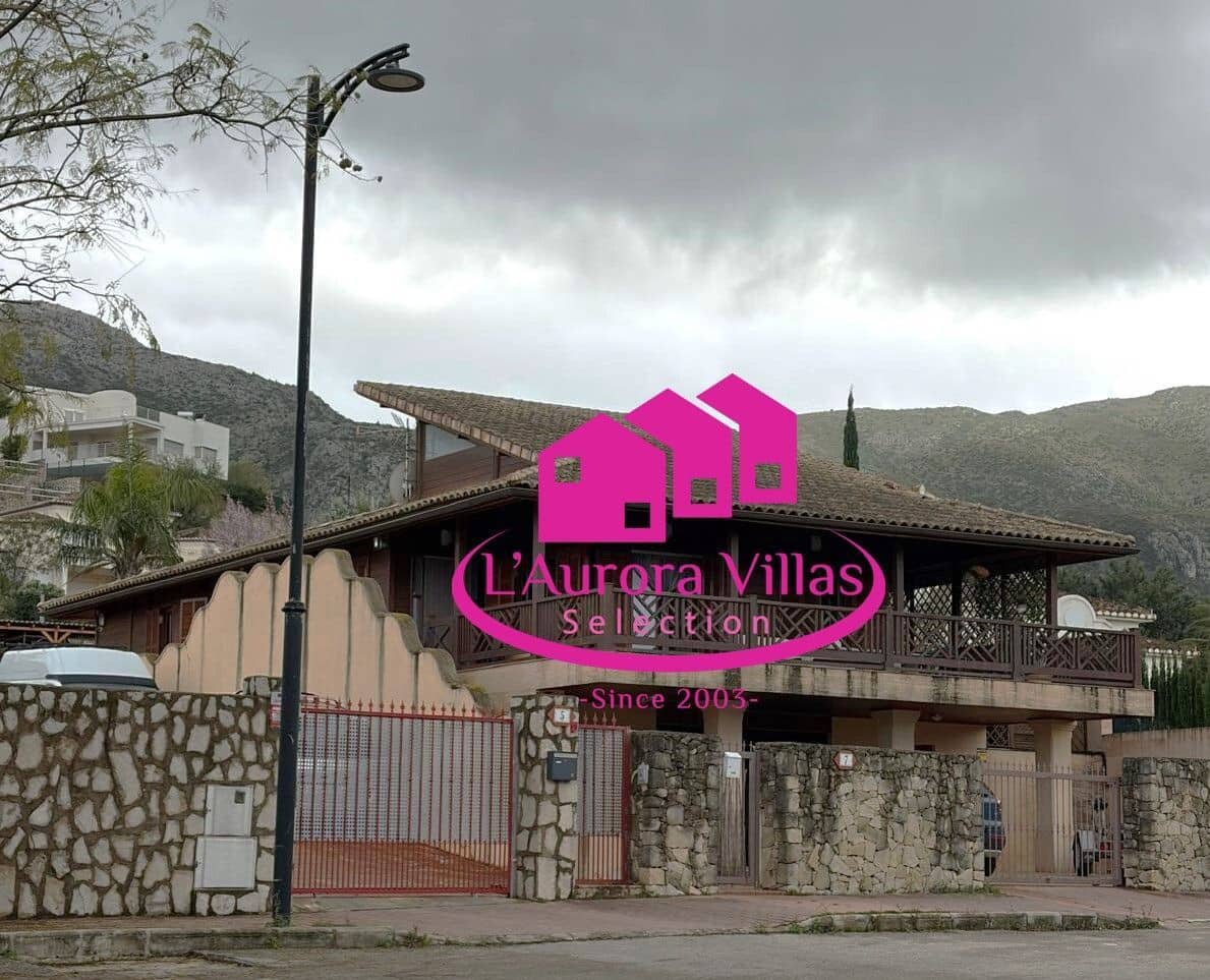 5 bedroom Villa for sale in Pego with pool garage - € 345,000 (Ref: 9848894)
