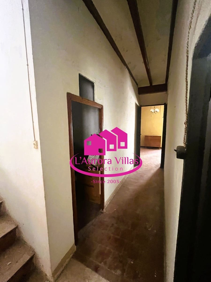7 bedroom Townhouse for sale in Gata de Gorgos - € 269,000 (Ref: 9896225)