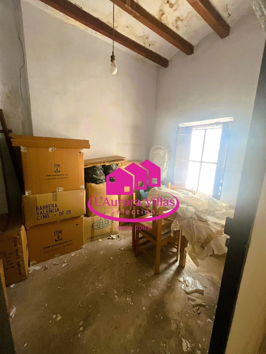 7 bedroom Townhouse for sale in Gata de Gorgos - € 269,000 (Ref: 9896225)