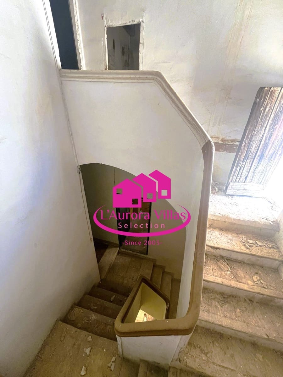 7 bedroom Townhouse for sale in Gata de Gorgos - € 269,000 (Ref: 9896225)