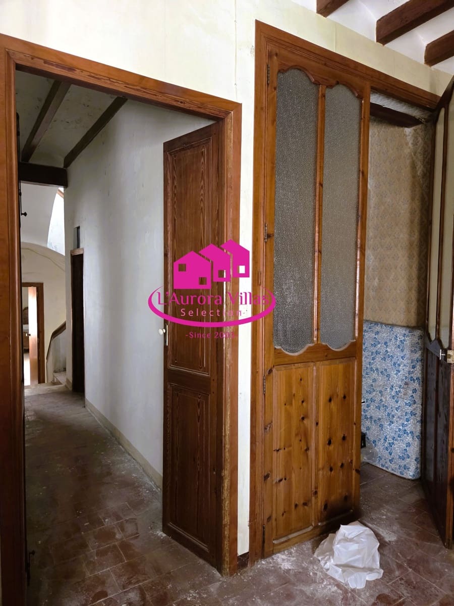 7 bedroom Townhouse for sale in Gata de Gorgos - € 269,000 (Ref: 9896225)