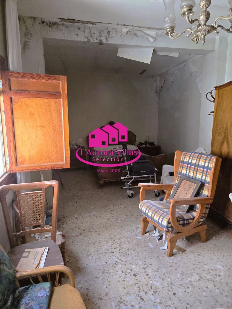 7 bedroom Townhouse for sale in Gata de Gorgos - € 269,000 (Ref: 9896225)