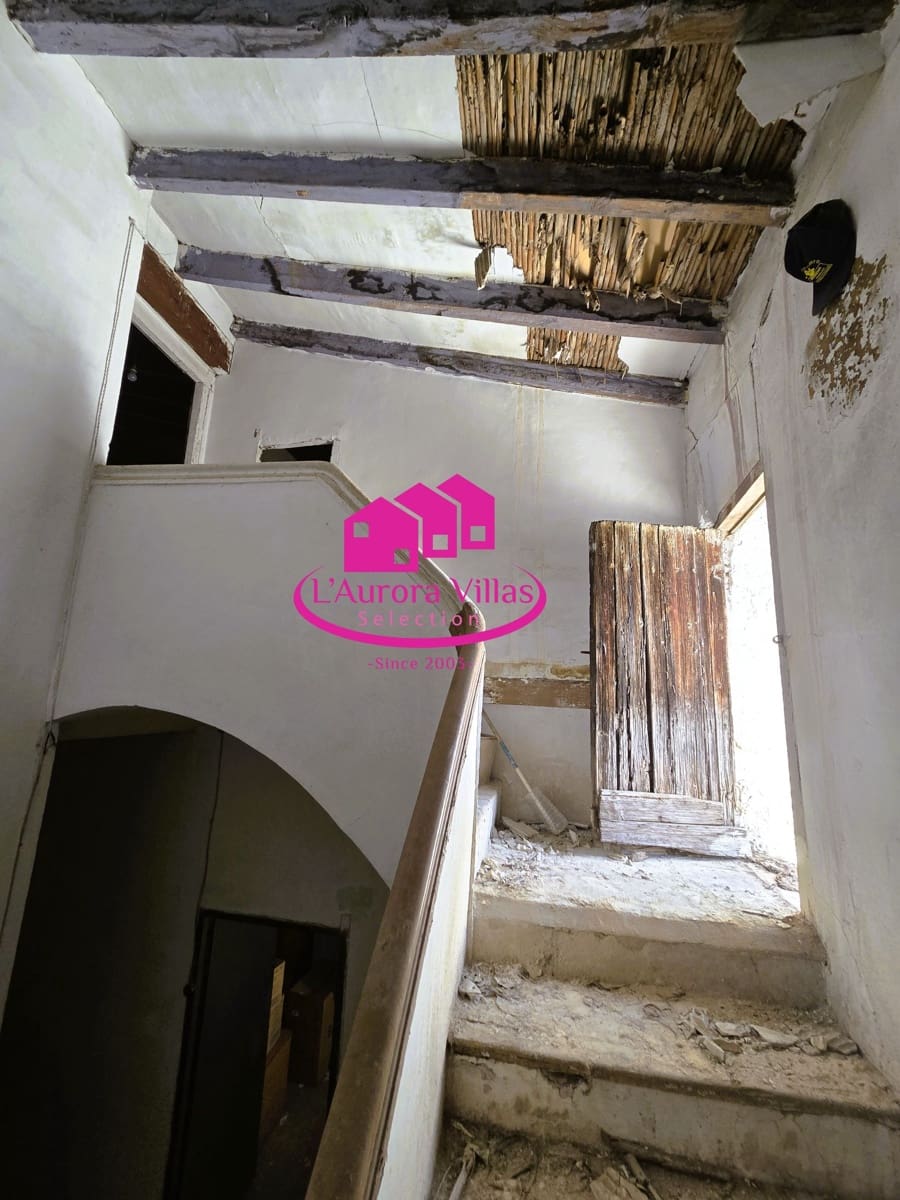 7 bedroom Townhouse for sale in Gata de Gorgos - € 269,000 (Ref: 9896225)