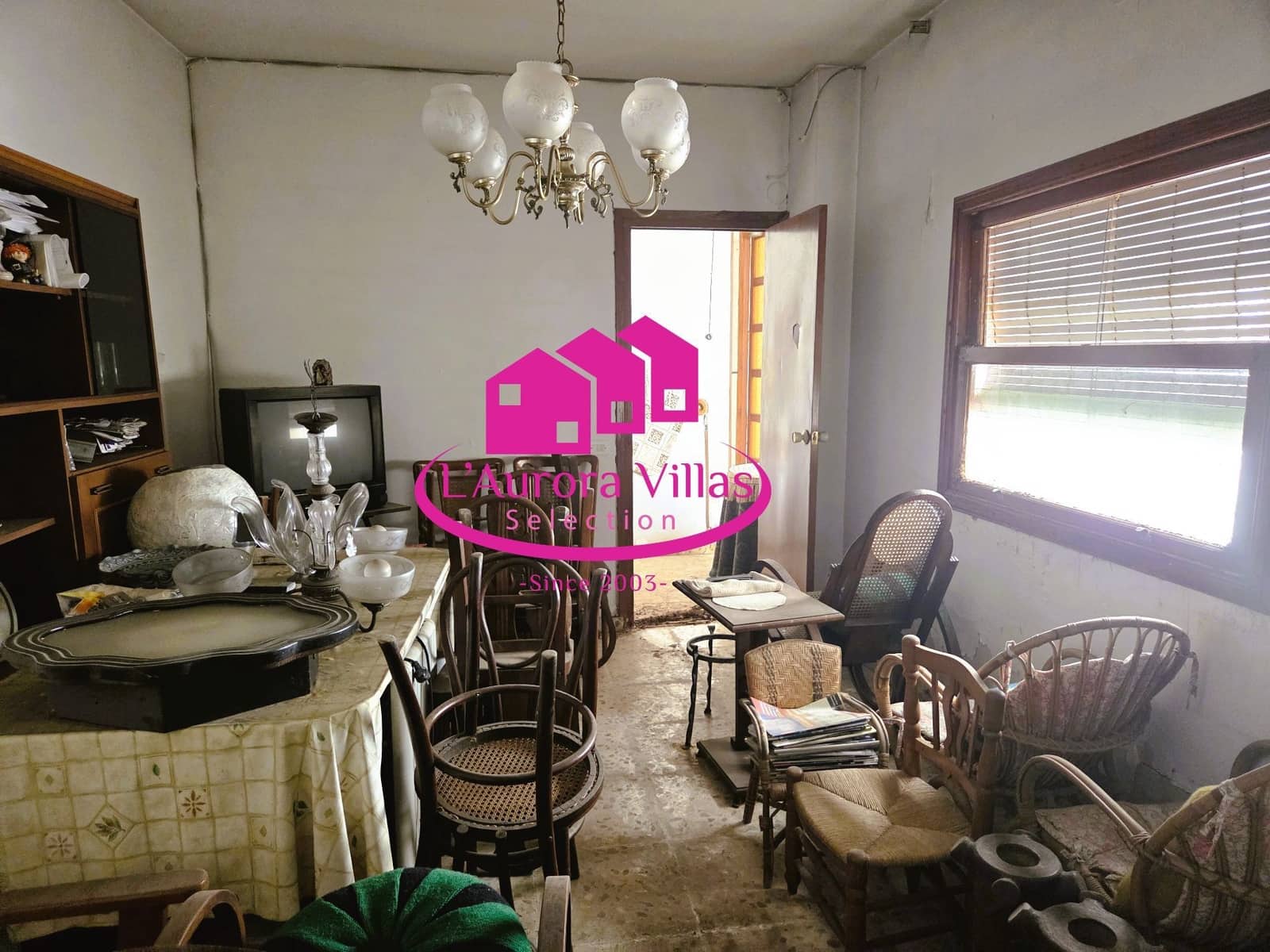 7 bedroom Townhouse for sale in Gata de Gorgos - € 269,000 (Ref: 9896225)