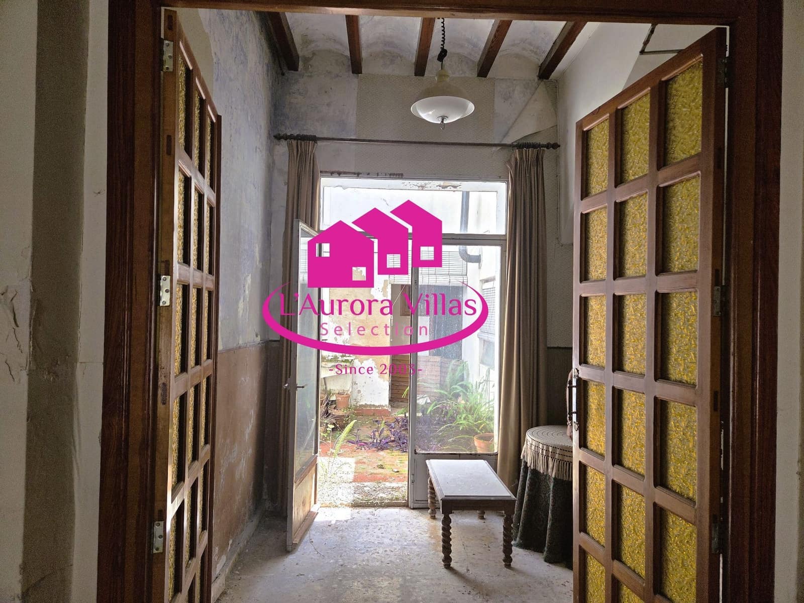 7 bedroom Townhouse for sale in Gata de Gorgos - € 269,000 (Ref: 9896225)