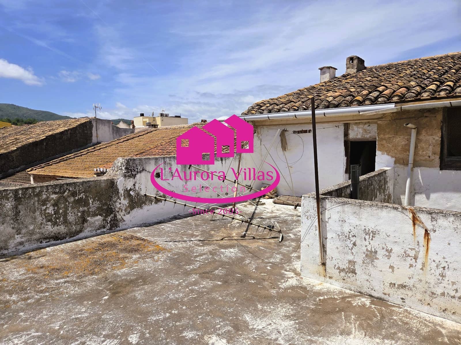 7 bedroom Townhouse for sale in Gata de Gorgos - € 269,000 (Ref: 9896225)
