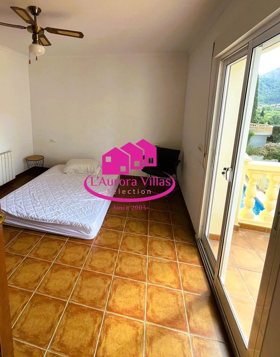 5 quarto Moradia para venda em Orba com piscina garagem - 645 000 € (Ref: 9900230)