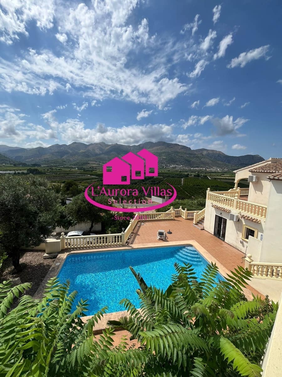 5 quarto Moradia para venda em Orba com piscina garagem - 645 000 € (Ref: 9900230)