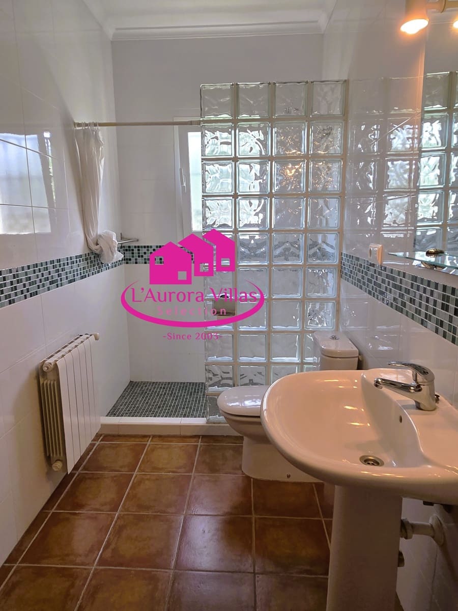 5 quarto Moradia para venda em Orba com piscina garagem - 645 000 € (Ref: 9900230)