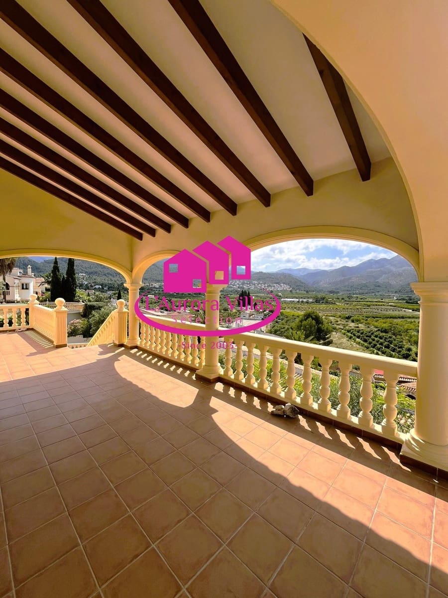 5 quarto Moradia para venda em Orba com piscina garagem - 645 000 € (Ref: 9900230)