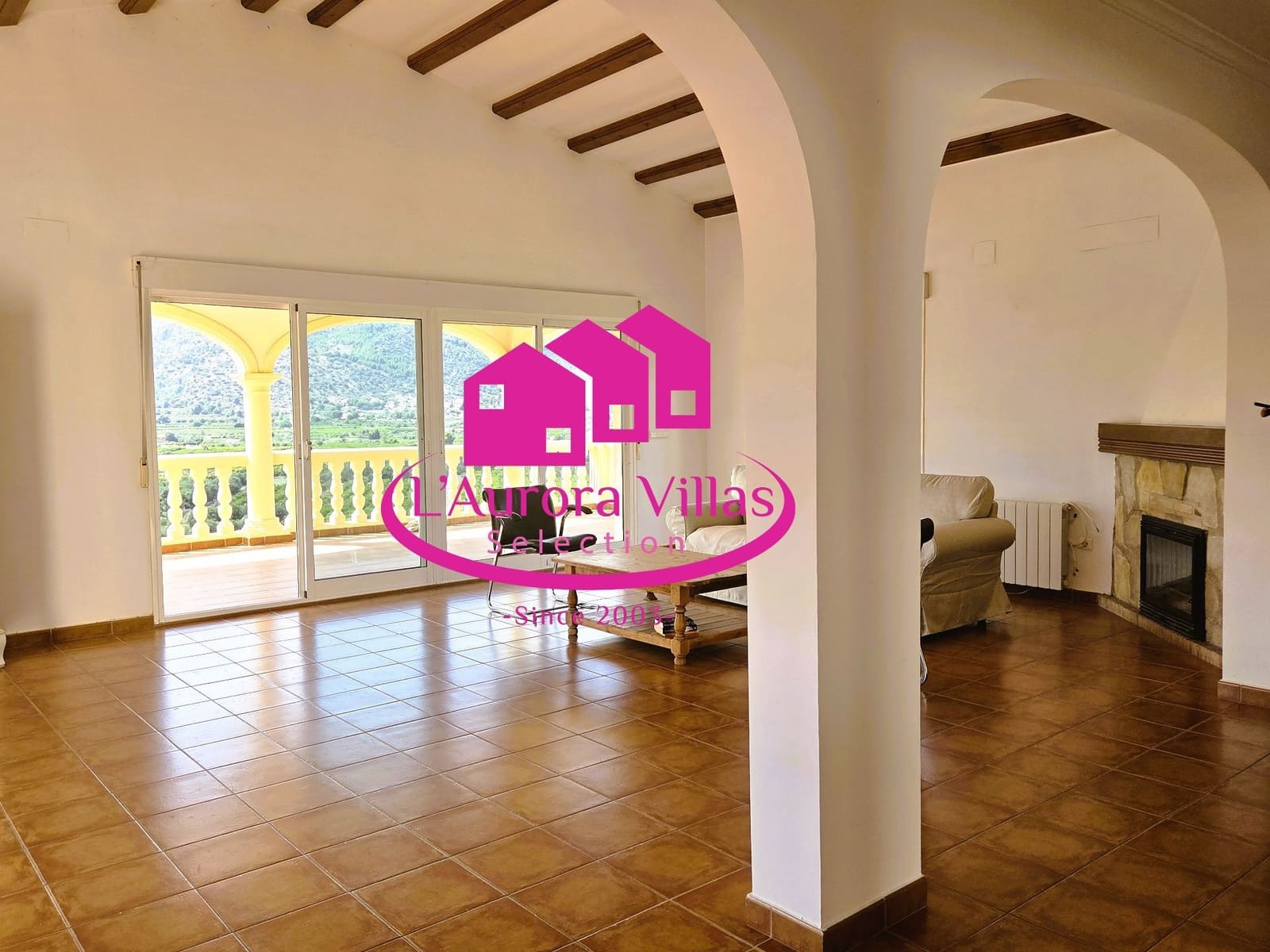 5 quarto Moradia para venda em Orba com piscina garagem - 645 000 € (Ref: 9900230)