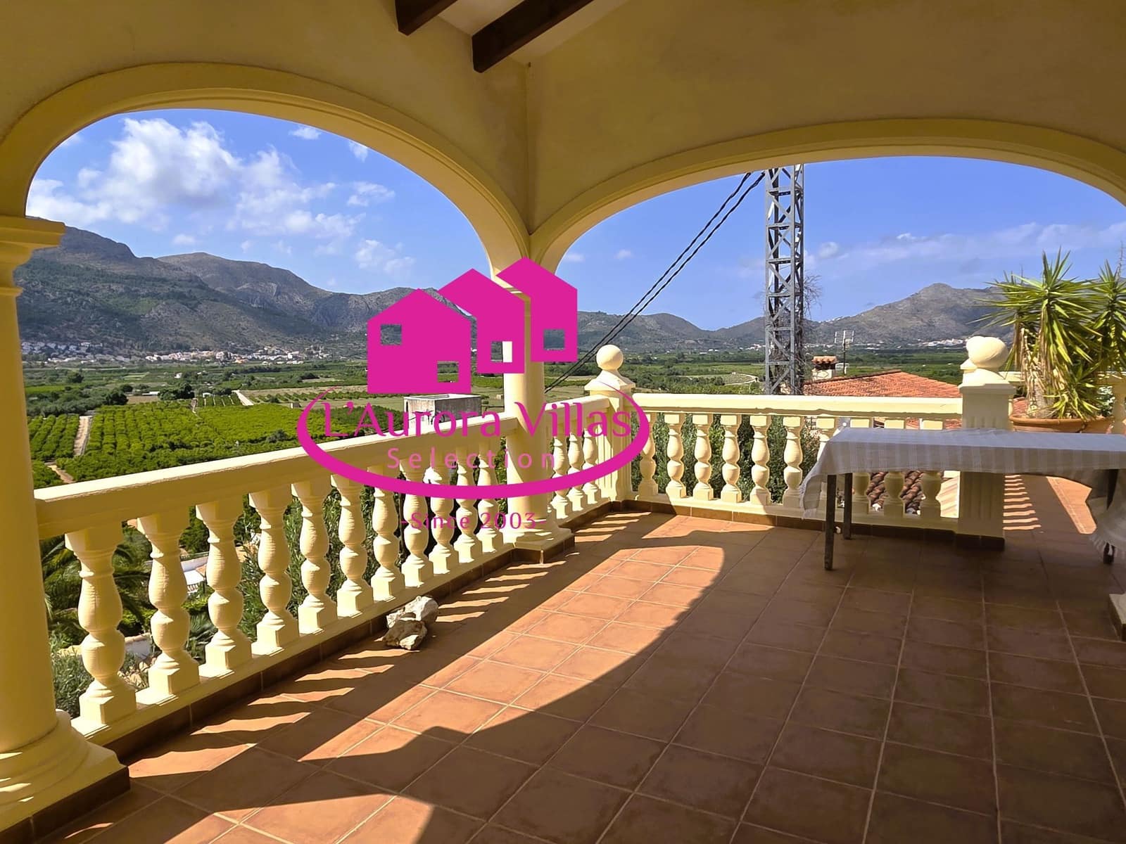 5 quarto Moradia para venda em Orba com piscina garagem - 645 000 € (Ref: 9900230)