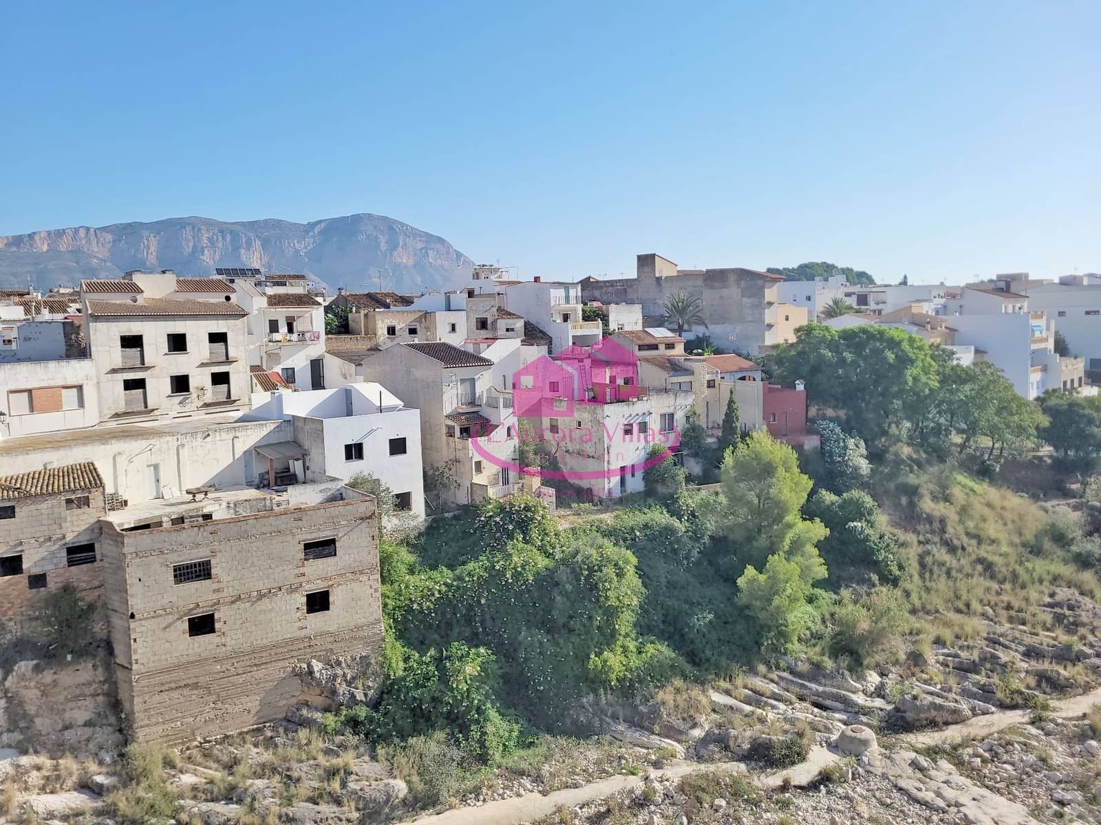 10 bedroom Townhouse for sale in Gata de Gorgos - € 369,000 (Ref: 9964938)