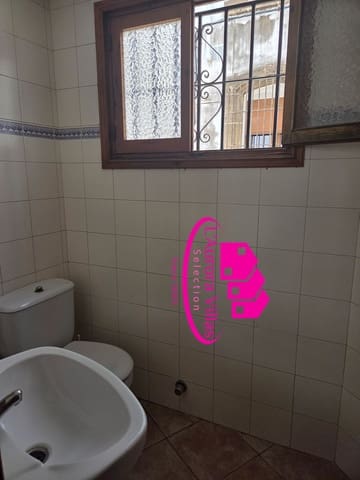Commercieel te huur in Centro ciudad, Javea / Xàbia - € 700 (Ref: 9980207)
