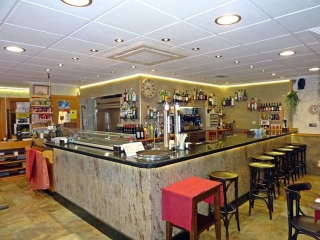 Biznes na sprzedaż w Alcalalí / Alcanalí - 600 000 € (Ref: 10157893)