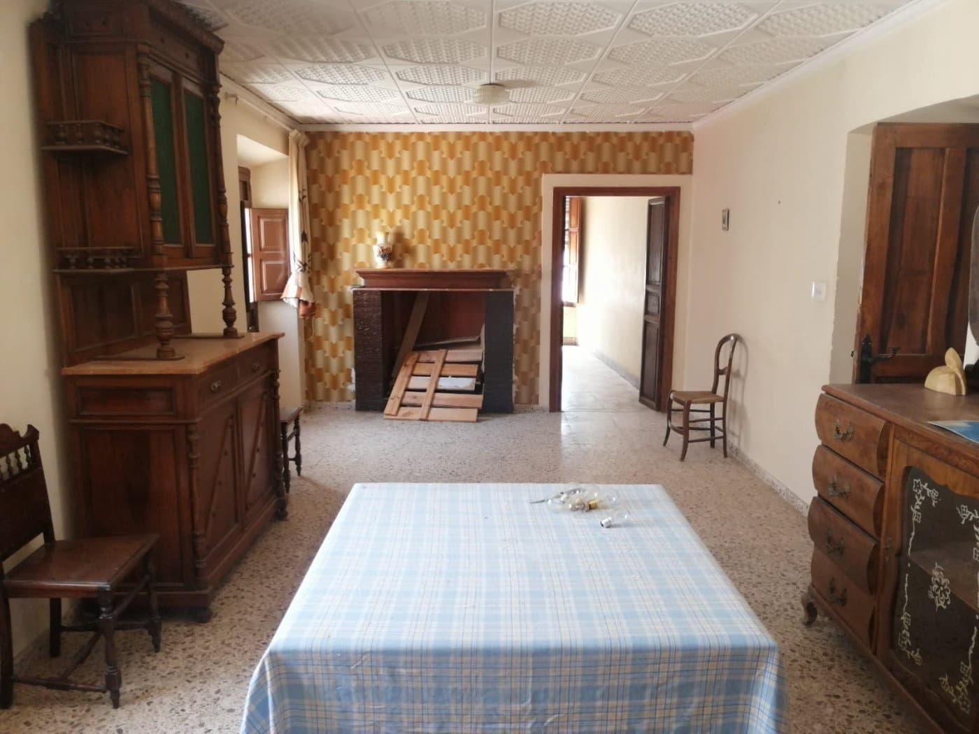 8 soveværelse Byhus til salg i Benasau - € 160.000 (Ref: 3082875)