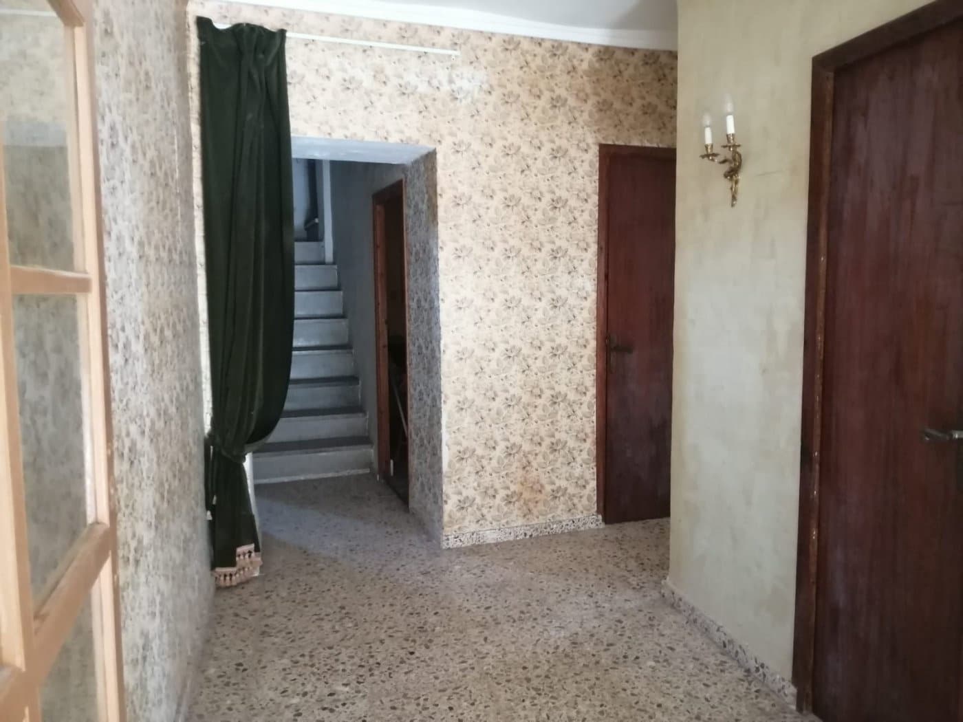 8 soveværelse Byhus til salg i Benasau - € 160.000 (Ref: 3082875)