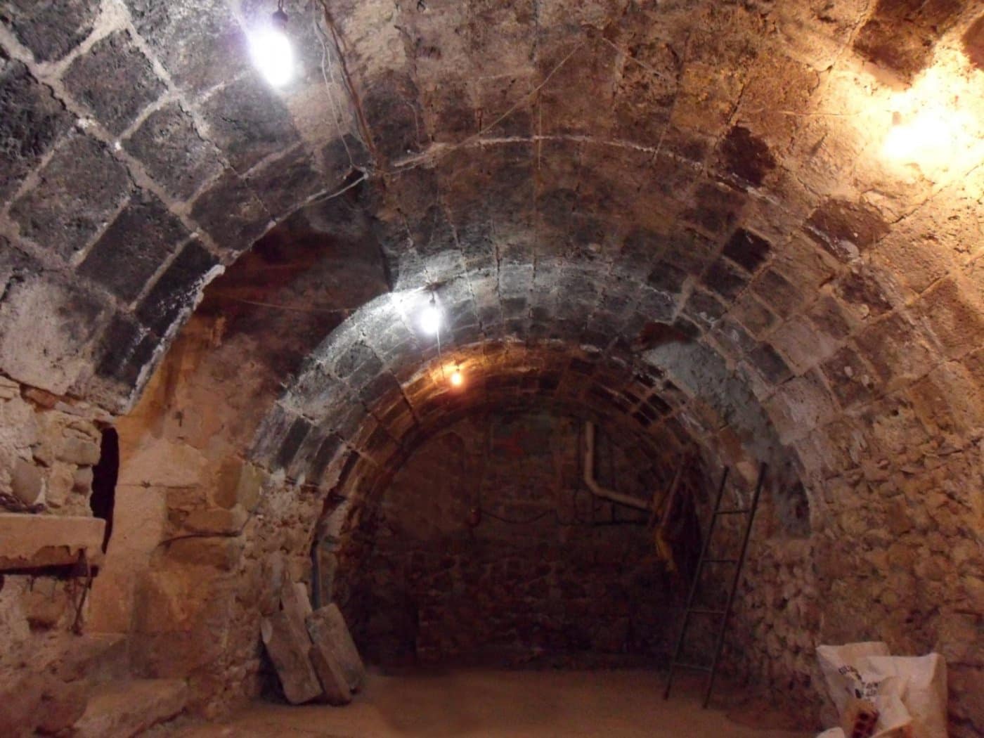 8 soveværelse Byhus til salg i Benasau - € 160.000 (Ref: 3082875)