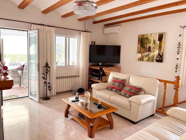 3 bedroom Villa for sale in Parcent with pool - € 345,000 (Ref: 9337956)