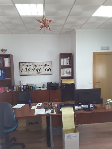 Commercial for sale in Chirivel - € 165,000 (Ref: 8417198)