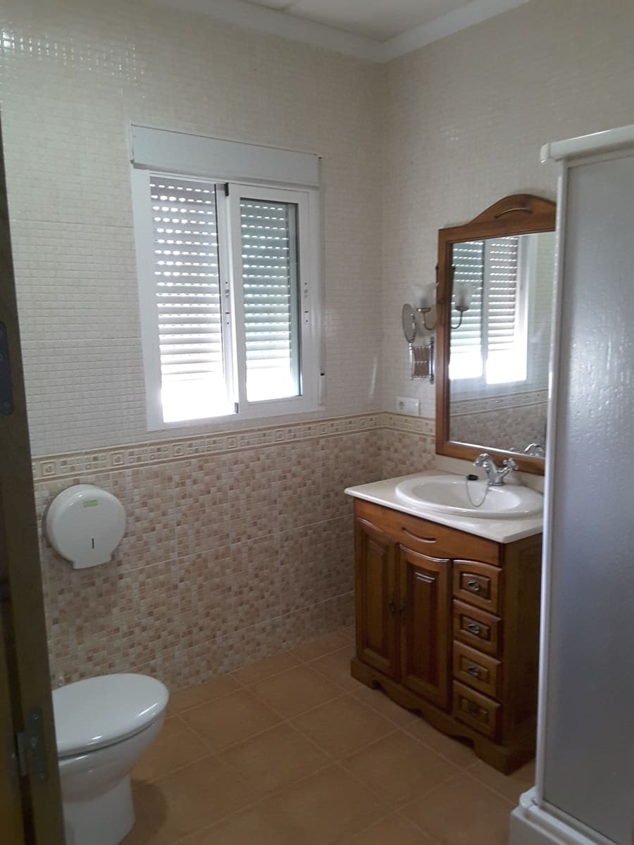 Erhverv til salg i Chirivel - € 165.000 (Ref: 8417198)