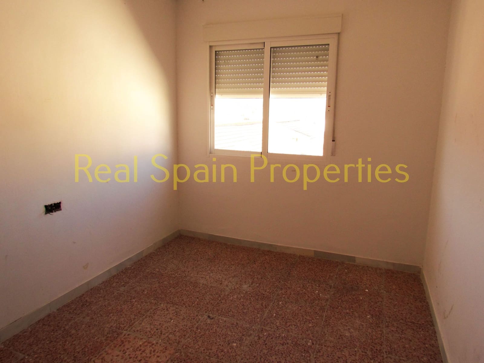 4 bedroom Apartment for sale in Velez-Rubio - € 39,000 (Ref: 8417199)
