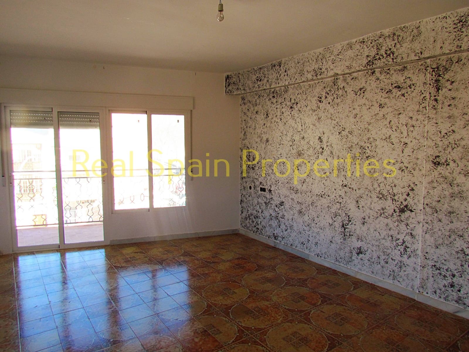 4 bedroom Apartment for sale in Velez-Rubio - € 39,000 (Ref: 8417199)