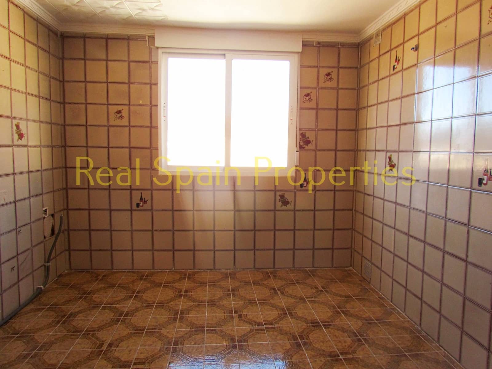 4 bedroom Apartment for sale in Velez-Rubio - € 39,000 (Ref: 8417199)