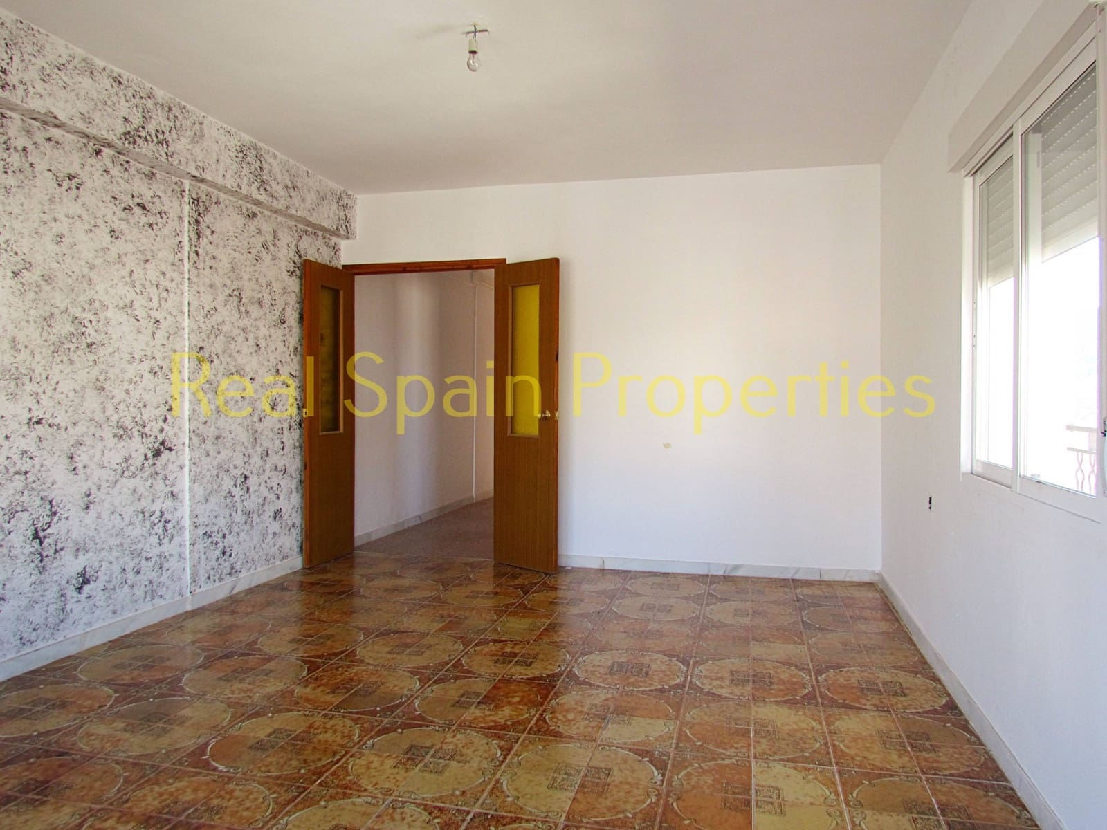 4 bedroom Apartment for sale in Velez-Rubio - € 39,000 (Ref: 8417199)