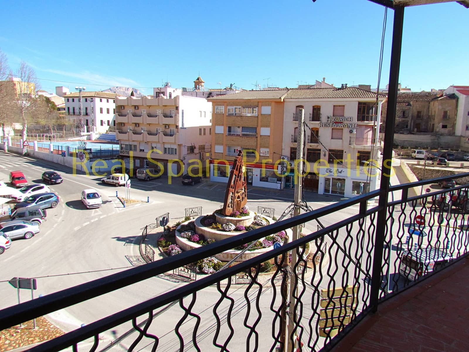 4 bedroom Apartment for sale in Velez-Rubio - € 39,000 (Ref: 8417199)
