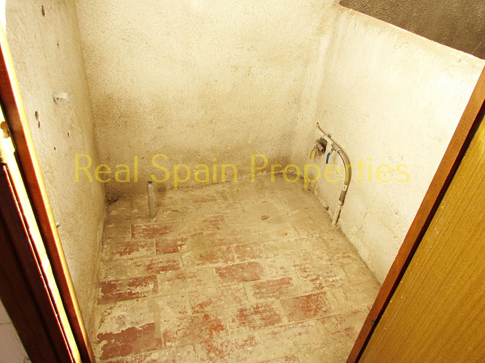 4 bedroom Apartment for sale in Velez-Rubio - € 39,000 (Ref: 8417199)